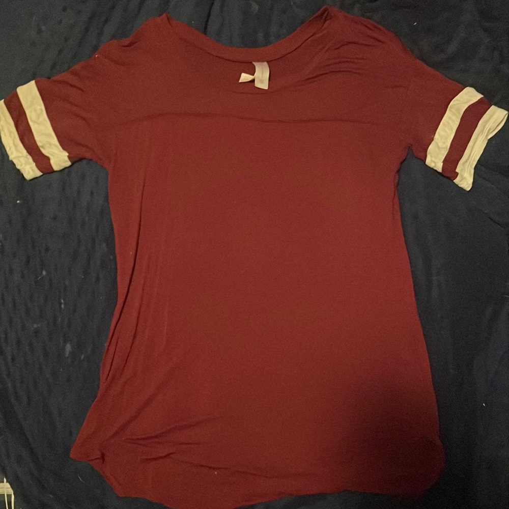 Baseball tee maroon